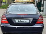 Mercedes-Benz E 220 2004 года за 3 600 000 тг. в Алматы – фото 3