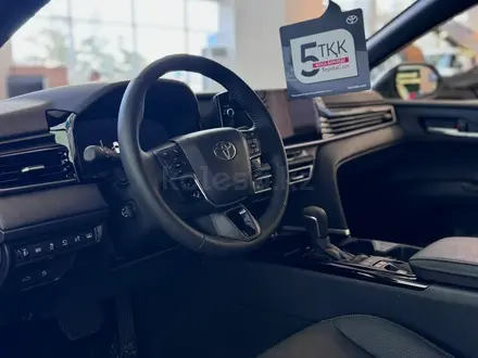 Toyota Camry Luxe 2026 года за 26 190 000 тг. в Жезказган – фото 5