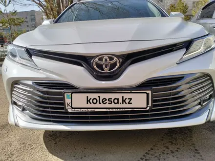 Toyota Camry 2019 года за 15 500 000 тг. в Астана – фото 2