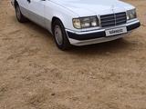 Mercedes-Benz E 200 1991 годаfor1 500 000 тг. в Байконыр
