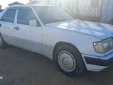 Mercedes-Benz E 200 1991 годаfor1 500 000 тг. в Байконыр – фото 4