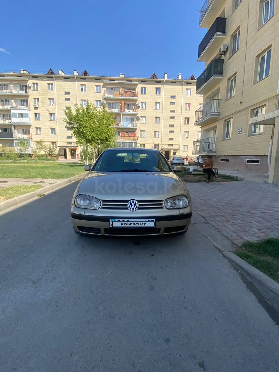 Volkswagen Golf, 2001