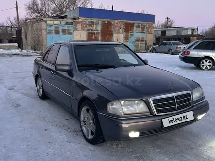 Mercedes-Benz C 180 1994 года за 1 950 000 тг. в Караганда – фото 4