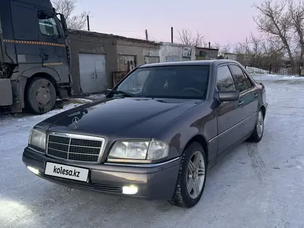 Mercedes-Benz C 180 1994 года за 1 950 000 тг. в Караганда – фото 3