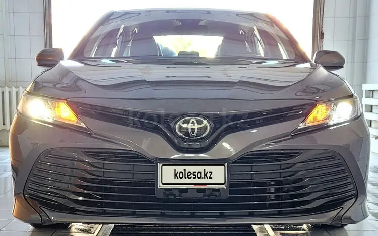 Toyota Camry 2018 годаүшін8 500 000 тг. в Атырау