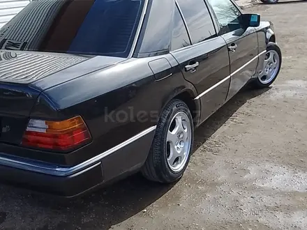 Mercedes-Benz E 230 1991 года за 2 300 000 тг. в Жезказган – фото 5