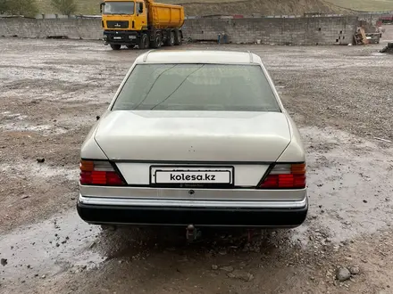 Mercedes-Benz E 230 1991 года за 1 000 000 тг. в Алматы – фото 5
