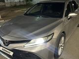 Toyota Camry 2018 года за 5 200 000 тг. в Атырау – фото 3