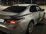 Toyota Camry 2018 года за 5 200 000 тг. в Атырау – фото 5