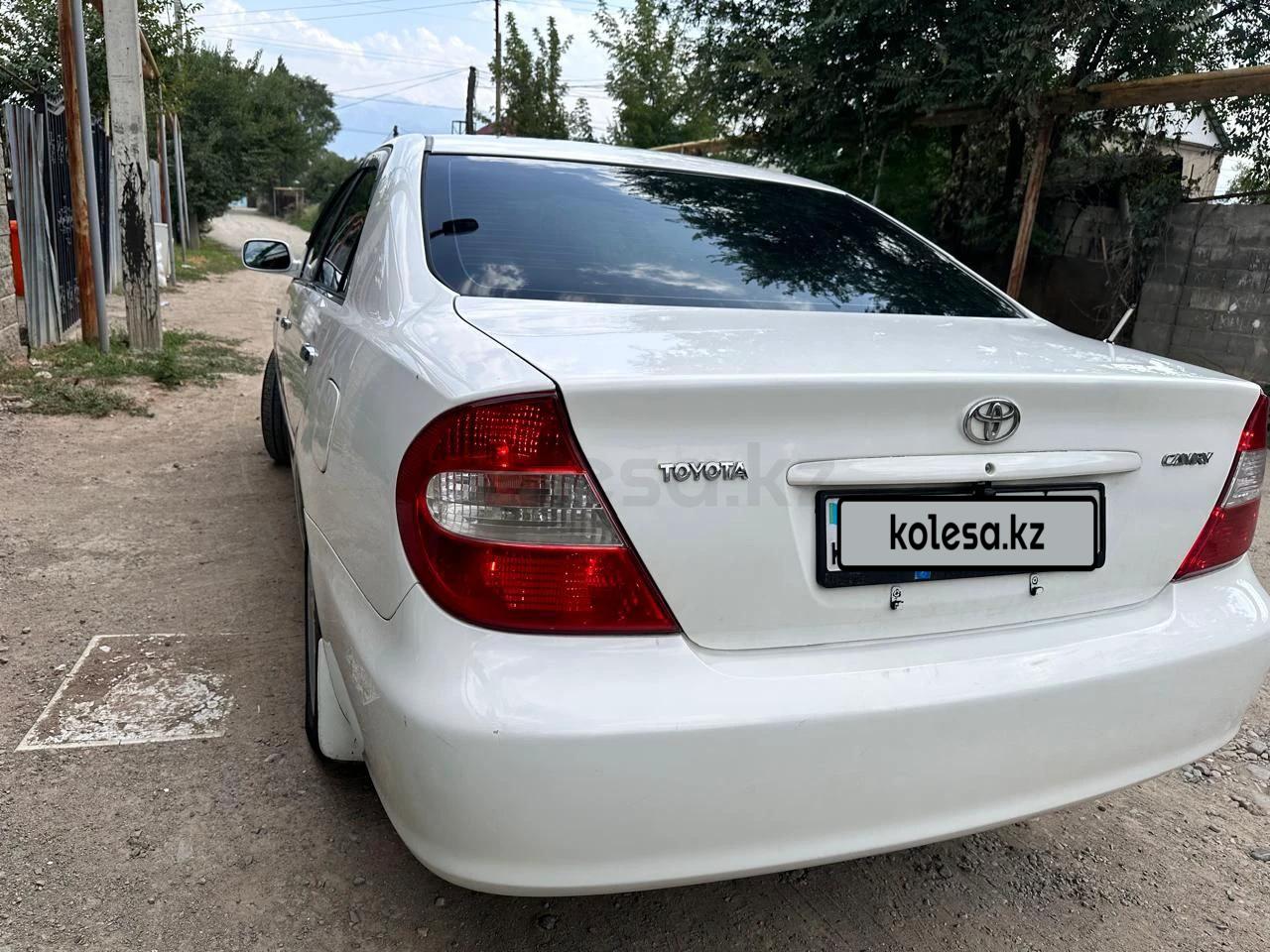 Toyota Camry 2004 г.