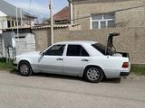 Mercedes-Benz E 230 1992 года за 1 400 000 тг. в Шымкент – фото 2