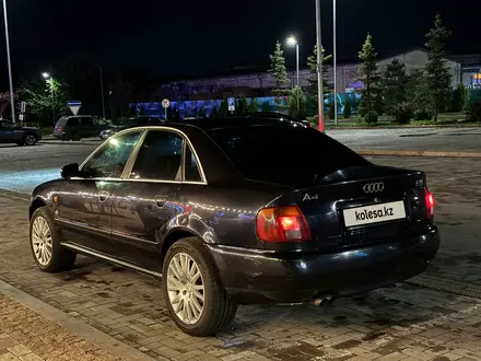 Audi A4 1996 года за 2 400 000 тг. в Алматы – фото 5