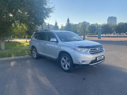 Toyota Highlander 2013 года за 15 000 000 тг. в Астана