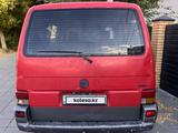 Volkswagen Multivan 1997 года за 3 500 000 тг. в Темиртау – фото 5