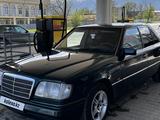 Mercedes-Benz E 200 1995 года за 2 900 000 тг. в Алматы