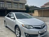 Toyota Camry 2013 года за 8 600 000 тг. в Шымкент – фото 2