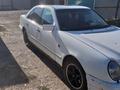 Mercedes-Benz E 200 1997 года за 1 500 000 тг. в Атбасар – фото 2