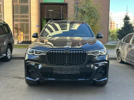 BMW X7 2020 года за 43 000 000 тг. в Астана