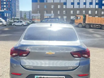 Chevrolet Onix 2023 года за 5 800 000 тг. в Астана – фото 4