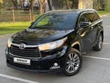 Toyota Highlander 2014 годаүшін15 499 000 тг. в Алматы