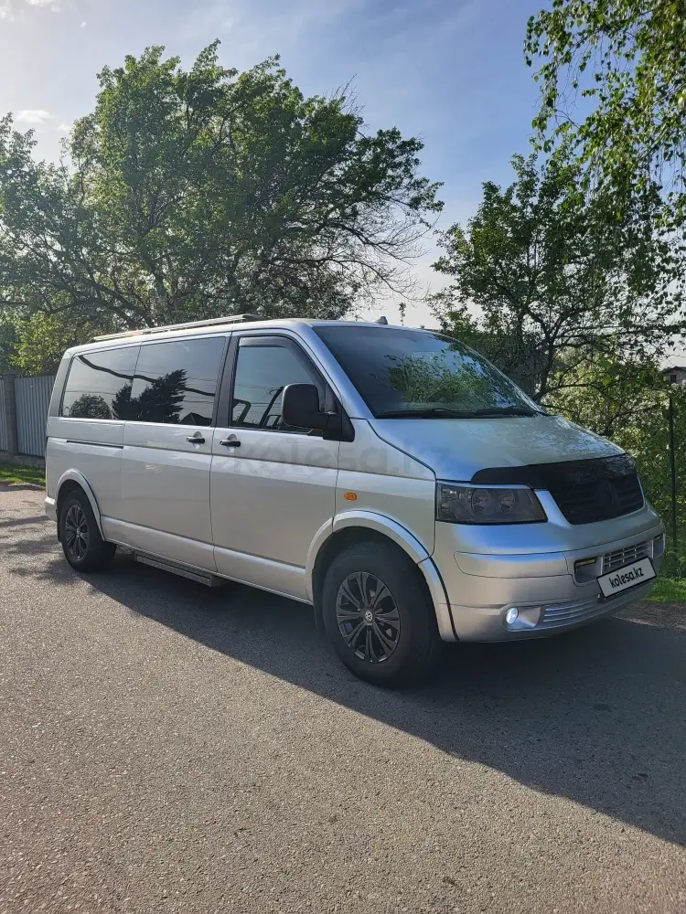 Volkswagen Caravelle, 2005