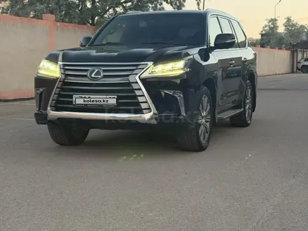 Lexus LX 570 2015 года за 37 600 000 тг. в Актау