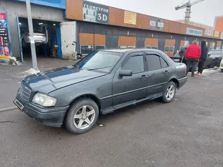 Mercedes-Benz C 180 1994 года за 1 550 000 тг. в Алматы – фото 2