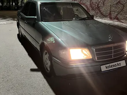 Mercedes-Benz C 220 1993 года за 1 950 000 тг. в Караганда