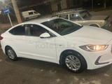 Hyundai Elantra 2018 года за 7 700 000 тг. в Шымкент – фото 2