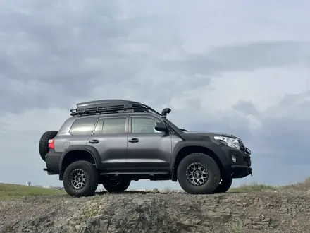 Toyota Land Cruiser 2012 года за 25 700 000 тг. в Караганда