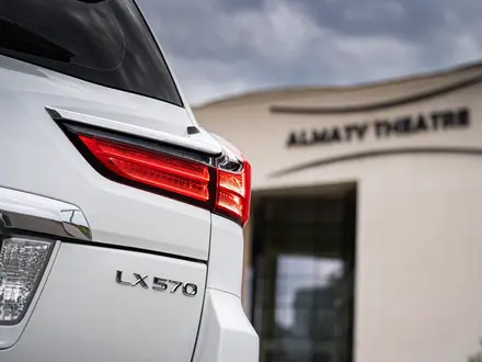 Lexus LX 570 2017 года за 45 700 000 тг. в Алматы – фото 14