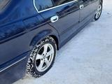 BMW 528 1998 года за 3 000 000 тг. в Караганда – фото 2