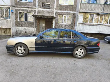 Mercedes-Benz E 240 1998 года за 2 000 000 тг. в Караганда – фото 5