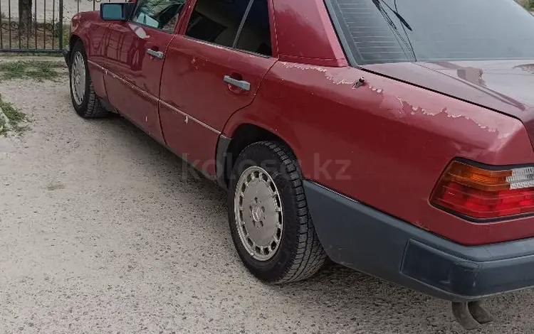 Mercedes-Benz E 260 1989 года за 1 650 000 тг. в Алматы