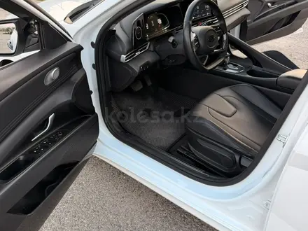 Hyundai Elantra 2023 года за 8 100 000 тг. в Алматы – фото 13