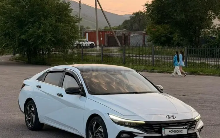 Hyundai Elantra 2023 годаүшін8 100 000 тг. в Алматы