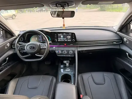 Hyundai Elantra 2023 года за 8 100 000 тг. в Алматы – фото 12