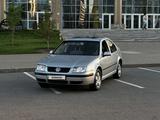 Volkswagen Jetta 2004 года за 1 800 000 тг. в Астана – фото 2