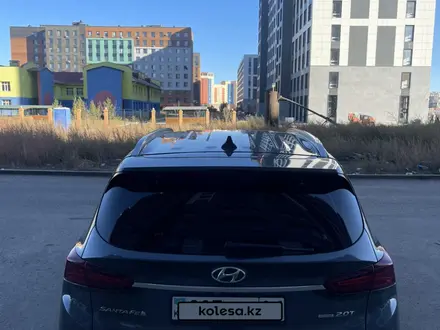 Hyundai Santa Fe 2019 года за 10 000 000 тг. в Астана – фото 4