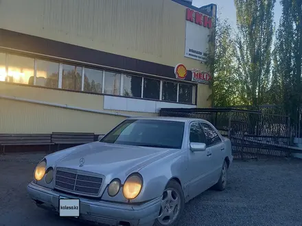Mercedes-Benz E 200 1997 года за 1 650 000 тг. в Павлодар