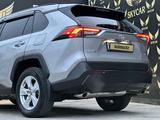 Toyota RAV4 2021 года за 16 000 000 тг. в Актау – фото 3