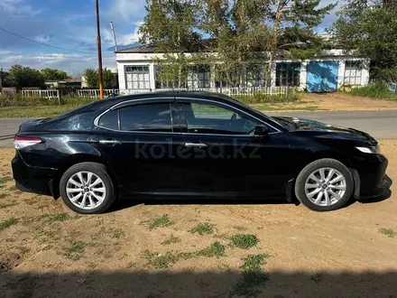 Toyota Camry 2018 года за 13 000 000 тг. в Павлодар – фото 4