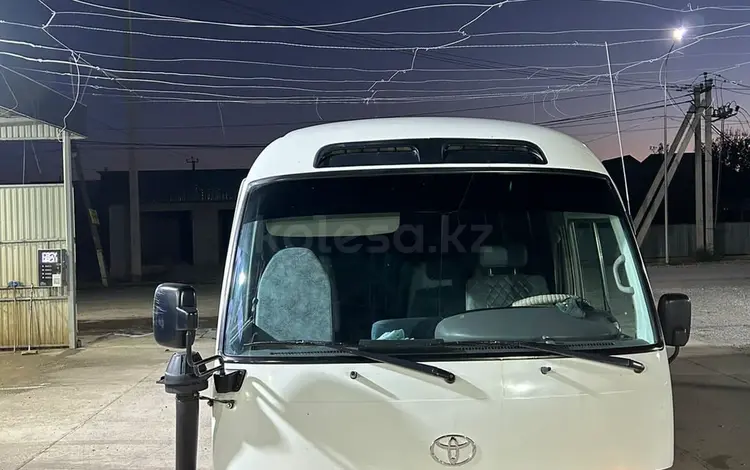 Toyota  Coaster 2015 годаfor17 300 000 тг. в Шымкент