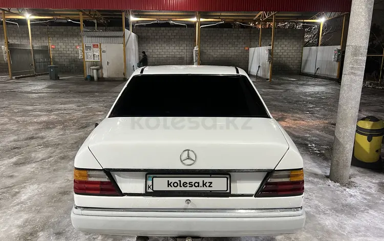 Mercedes-Benz E 230 1990 годаfor950 000 тг. в Шымкент