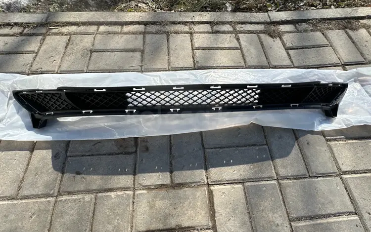 Решетка бампера нижняя рестайлинг за 8 900 тг. в Астана