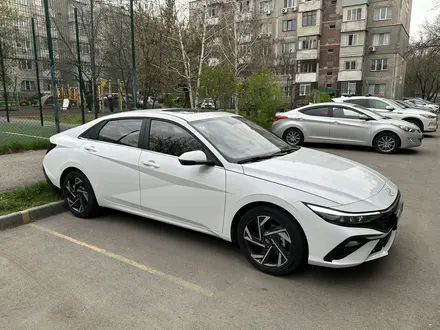 Hyundai Elantra 2024 года за 8 140 000 тг. в Алматы – фото 4