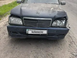 Mercedes-Benz C 230