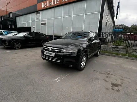 Volkswagen Touareg 2011 года за 7 800 000 тг. в Алматы – фото 3