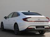 Hyundai Sonata 2023 года за 11 250 000 тг. в Астана – фото 2