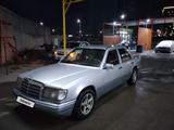 Mercedes-Benz E 220 1993 года за 2 500 000 тг. в Шымкент